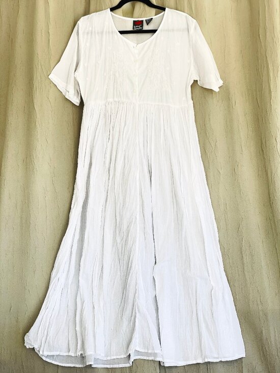 Rosey Tomato Dresses & Skirts - Rosey Tomato Small White Embroidered Crinkle Cotton Short Sleeve Boho Midi Dress
